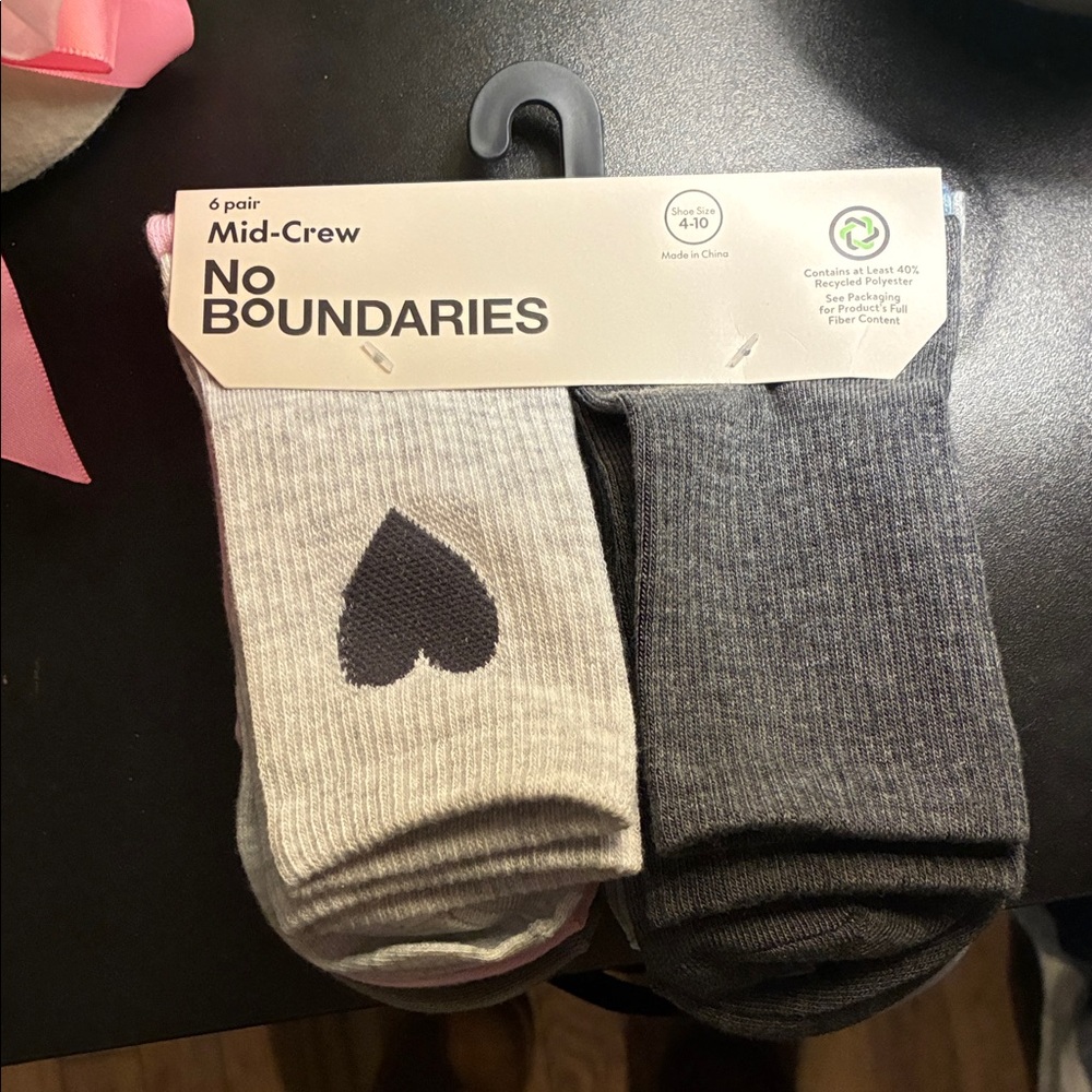No Boundaries Heart Design Gray and Black Socks - 6 Pair